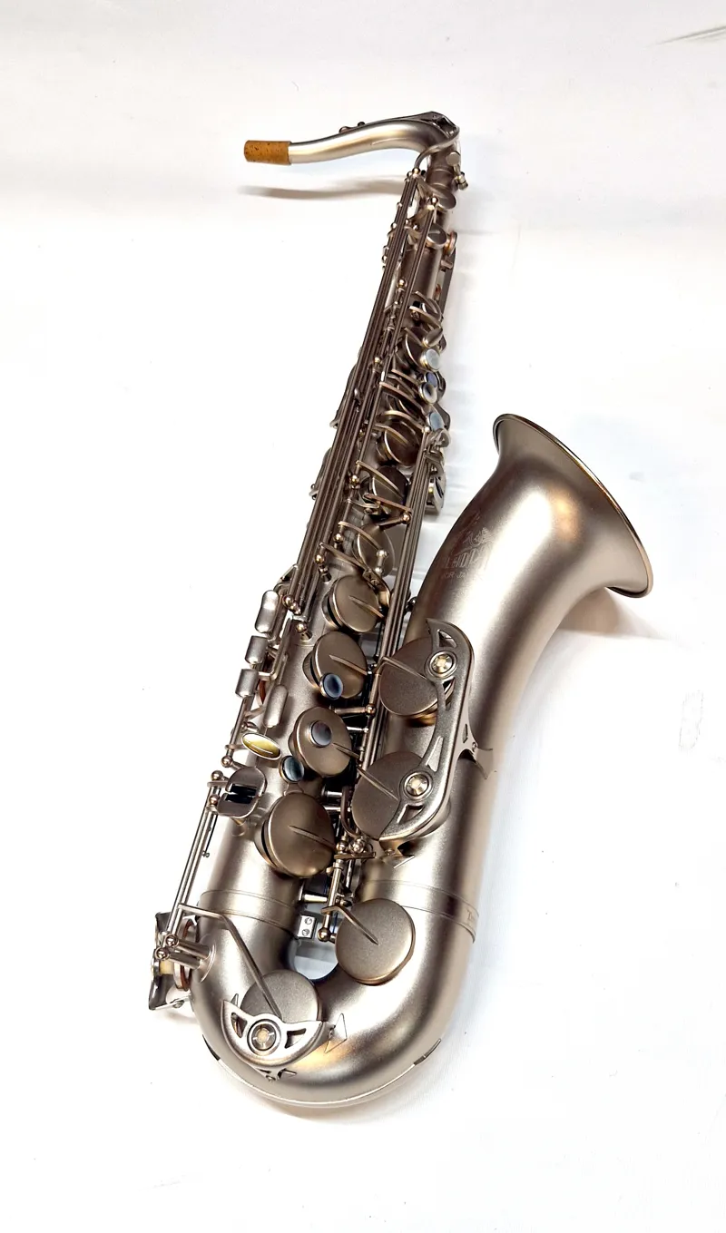 Secondhand Trevor James '88 Tenor Sax in Champagne Gold-1