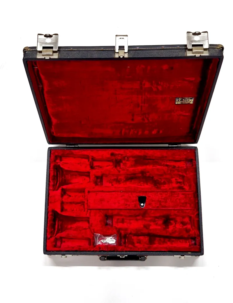 Secondhand Boosey and Hawkes case-1