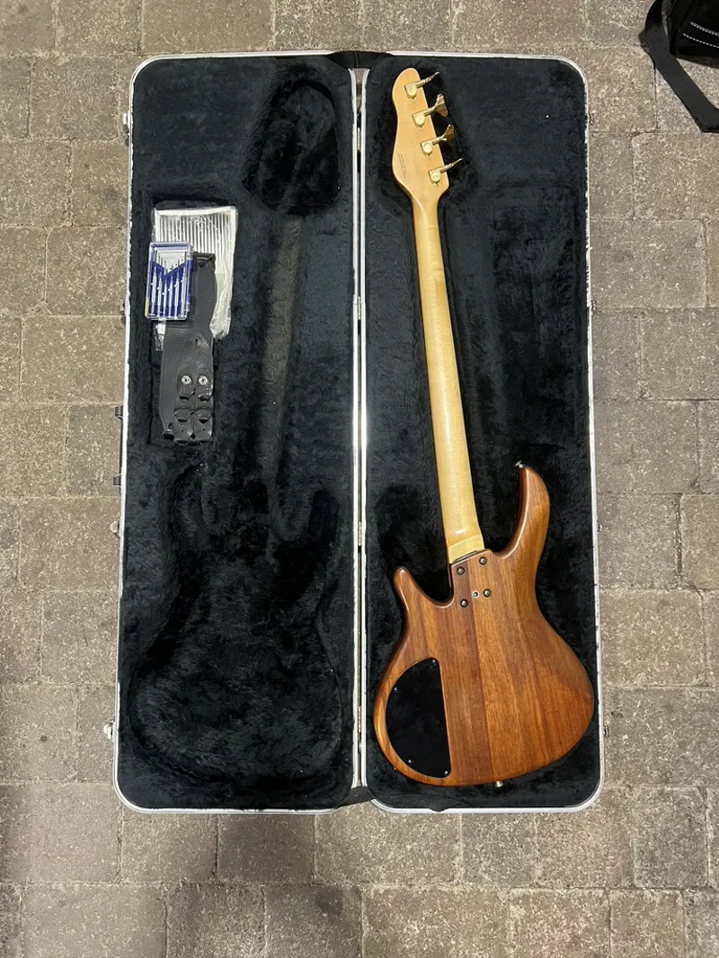 Peavey Bass Guitar 1994-1