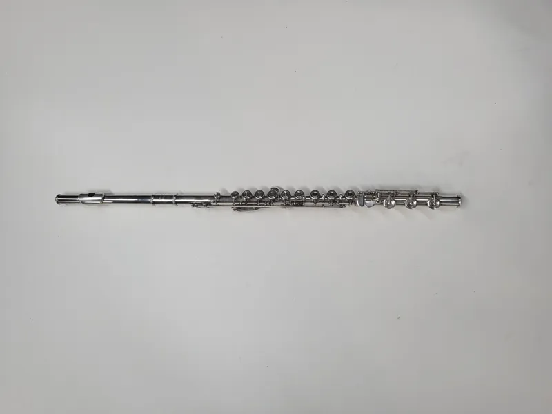 Yamaha YFL-581 Flute Solid Silver Open-Hole-1