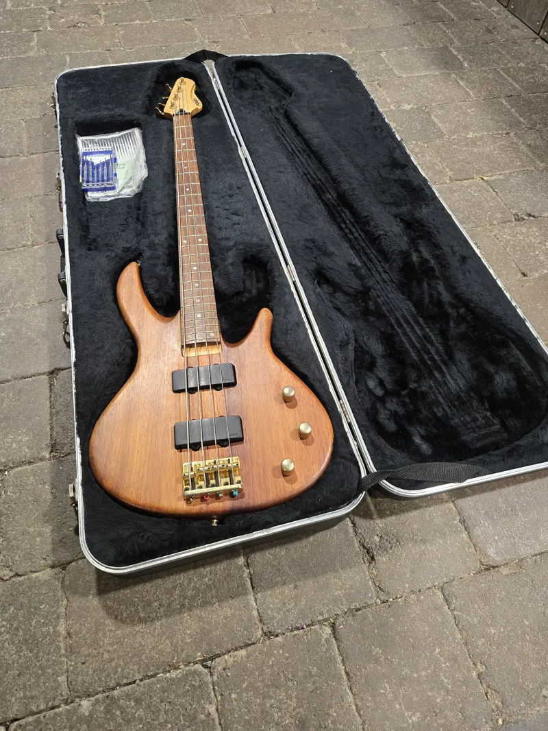 Peavey Bass Guitar 1994-2