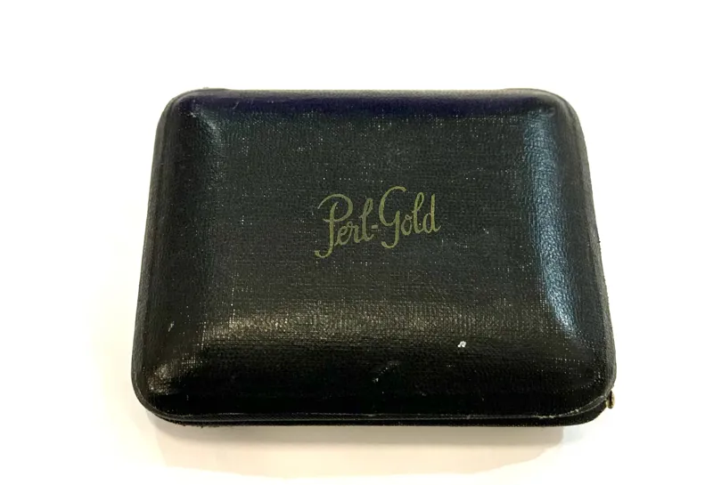Used Perl-Gold Bb Clarinet Reed Case x6 - Leather