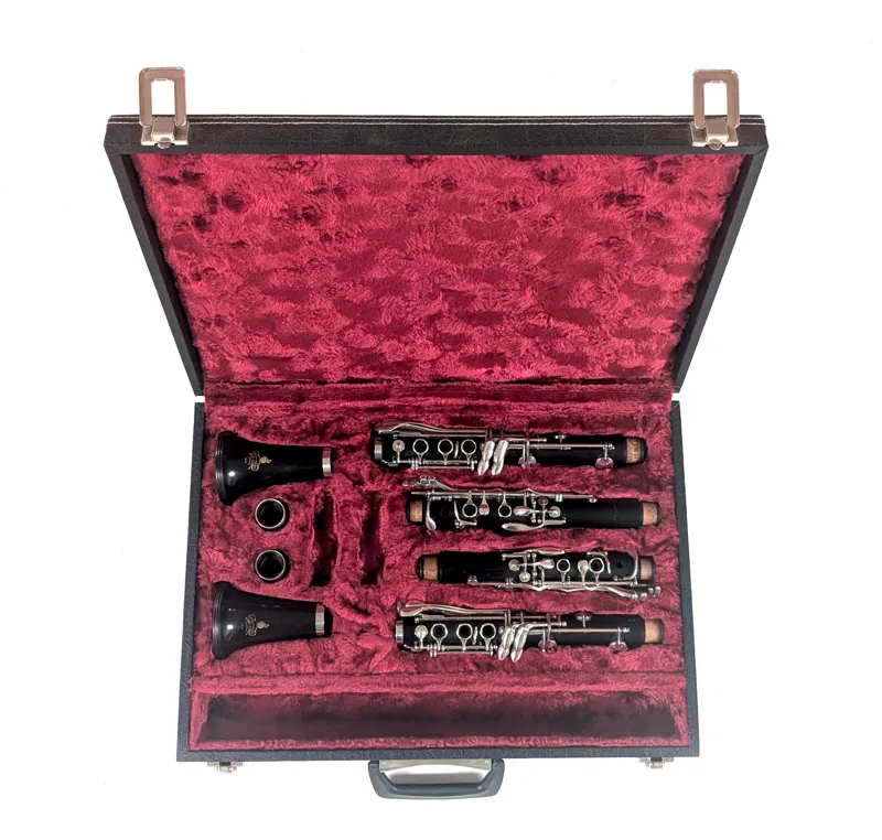Pair Of Secondhand Boosey And Hawkes 1010 Symphony Clarinets-3