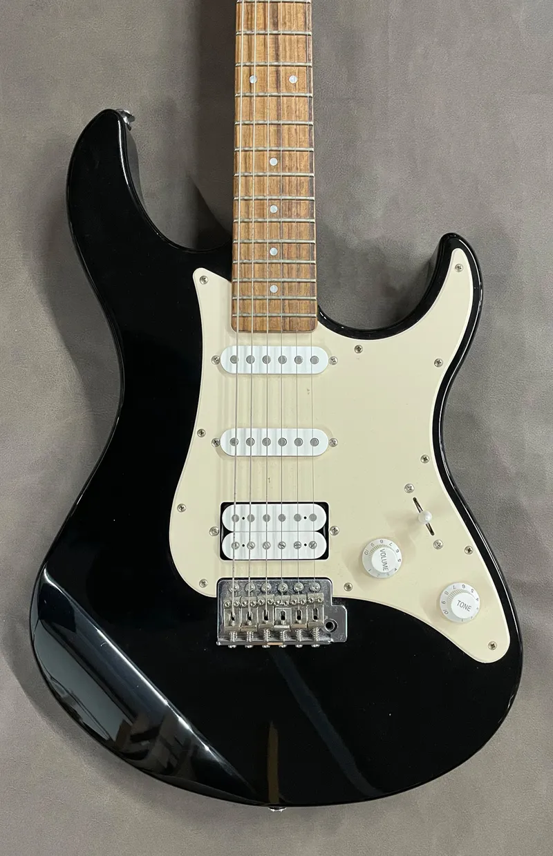 Secondhand Yamaha Pacifica Electric Guitar - Black-1