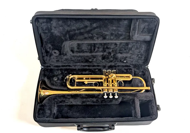 Secondhand Yamaha YTR-3335 Bb Trumpet-3