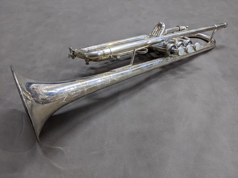 Pre-loved Bach Omega Bb Trumpet-3