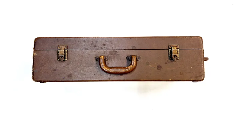 Pre-owned vintage alto sax case-2